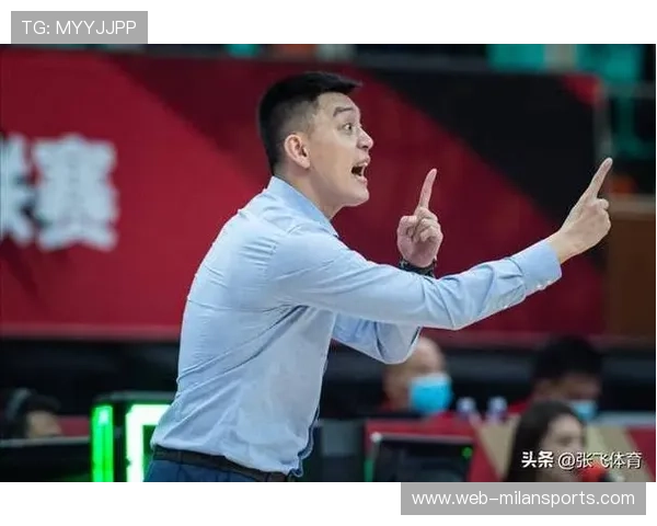 辽宁鞍山热身赛三场连战，杨鸣签名不断，老将新星齐上阵，鞍山篮球运动员